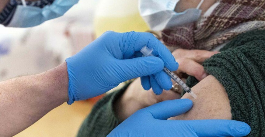 Περίπου 9 χιλιάδες νέα ραντεβού για εμβολιασμό διευθετήθηκαν μέχρι τις 08:30 την Τρίτη